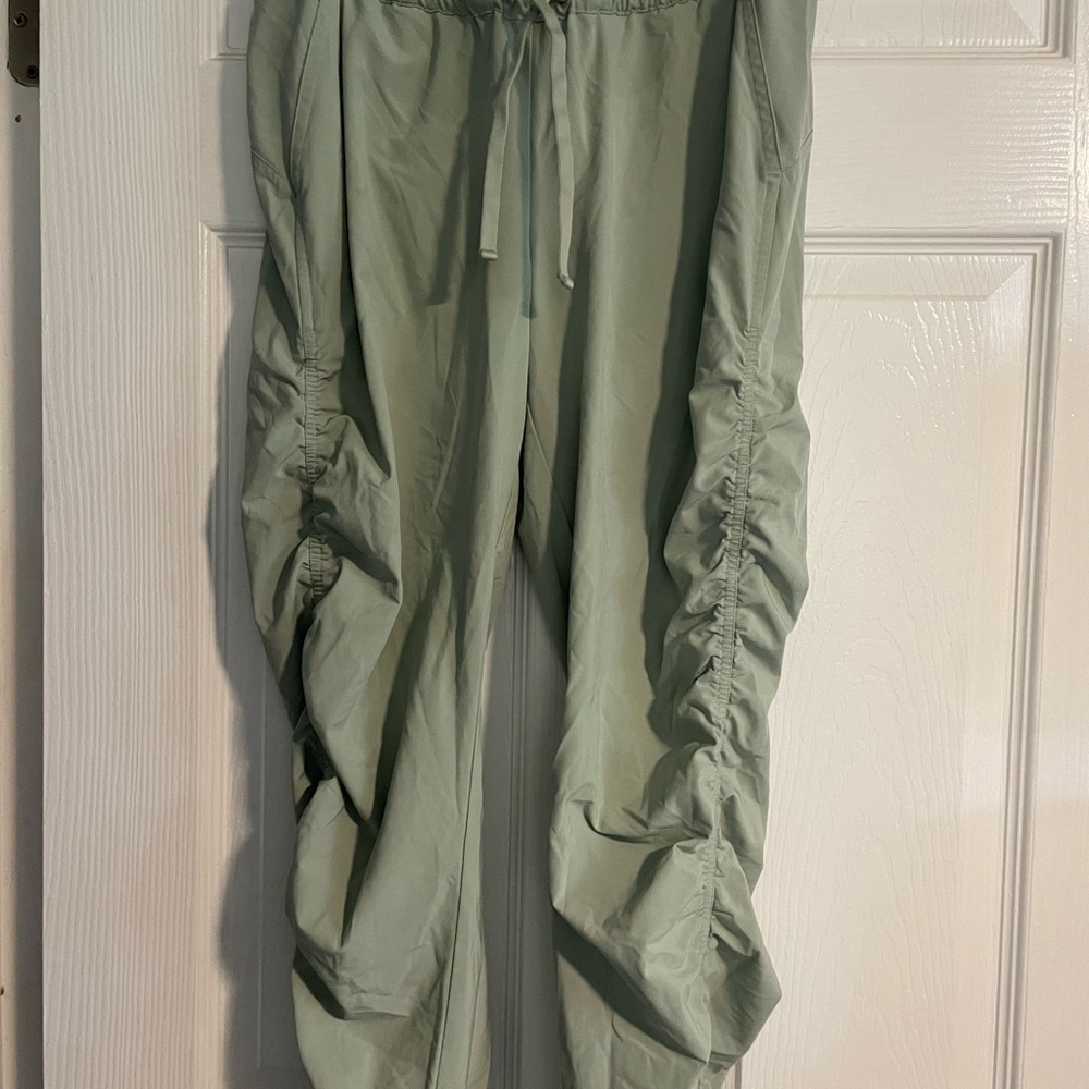 Athleta Attitude Ruched Pant 0P